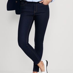 OLD NAVY · DARK RINSE MID-RISE CURVY SKINNY JEANS - SIZE 4S